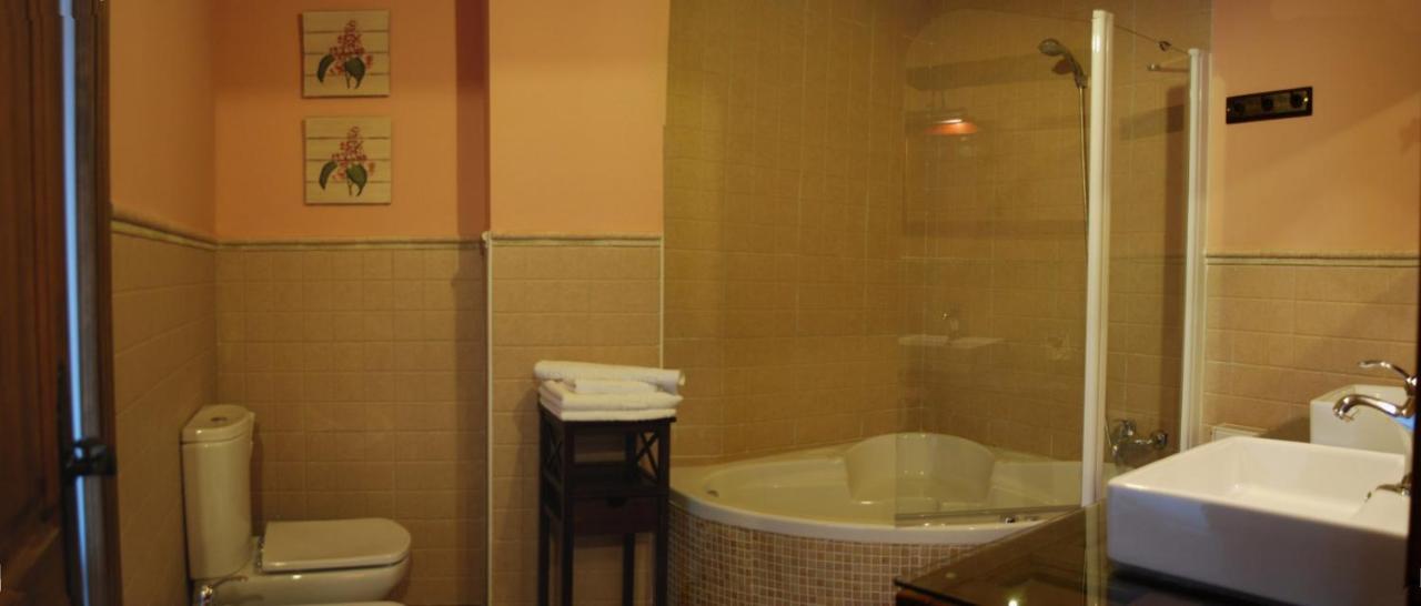 Pensjonat La Noguera De Socasa Romancos Zewnętrze zdjęcie